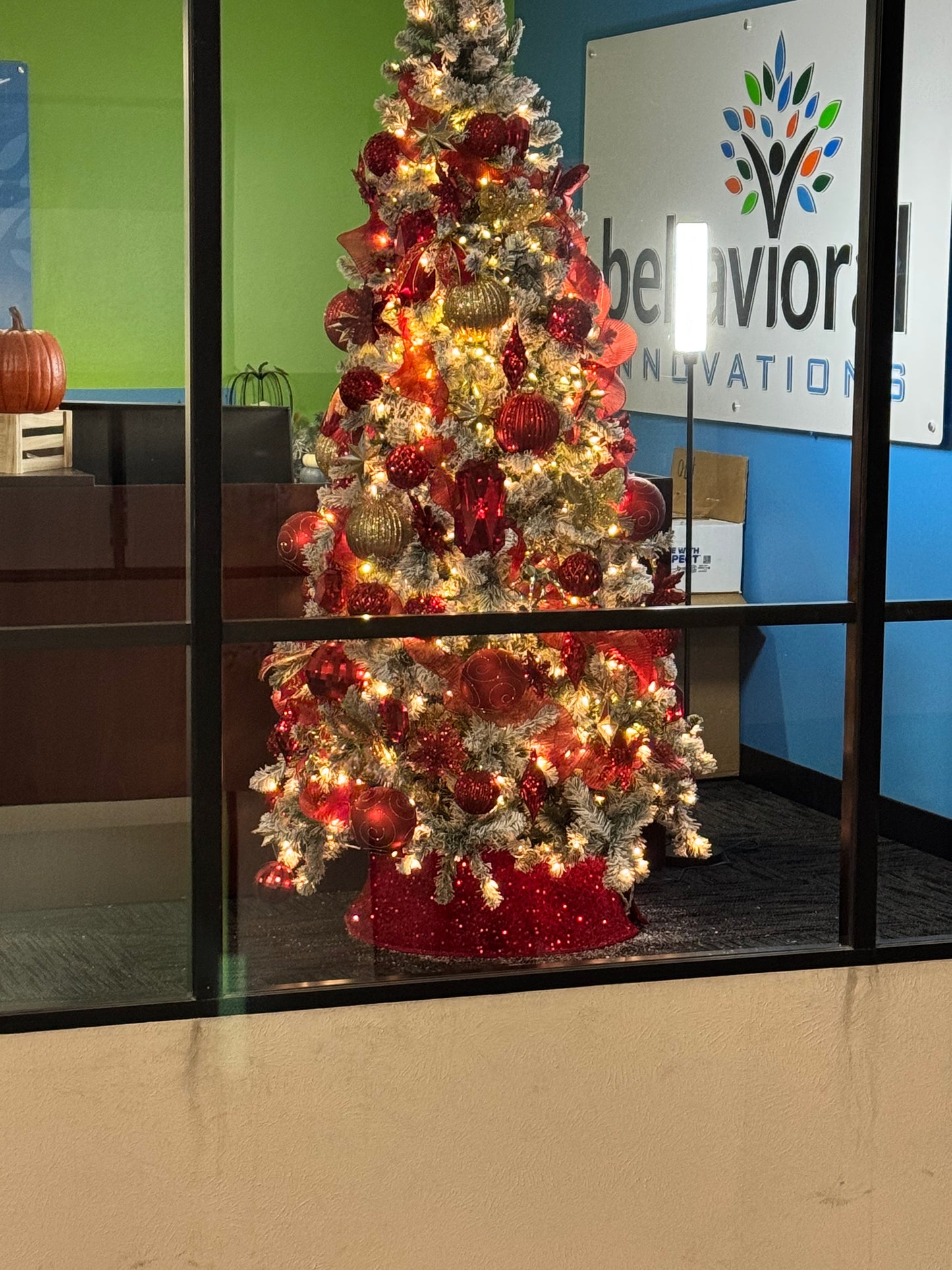 🎄 Christmas Tree Decorating Service ✨