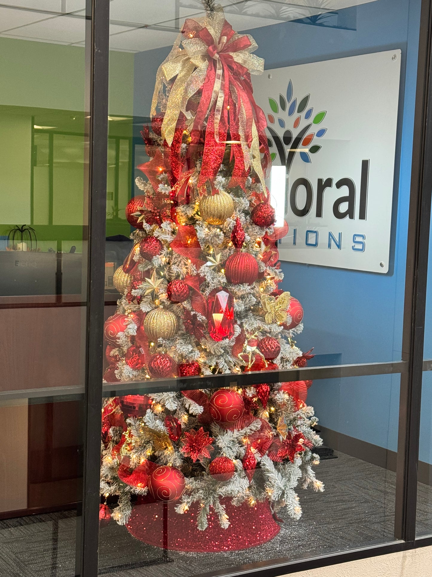 🎄 Christmas Tree Decorating Service ✨