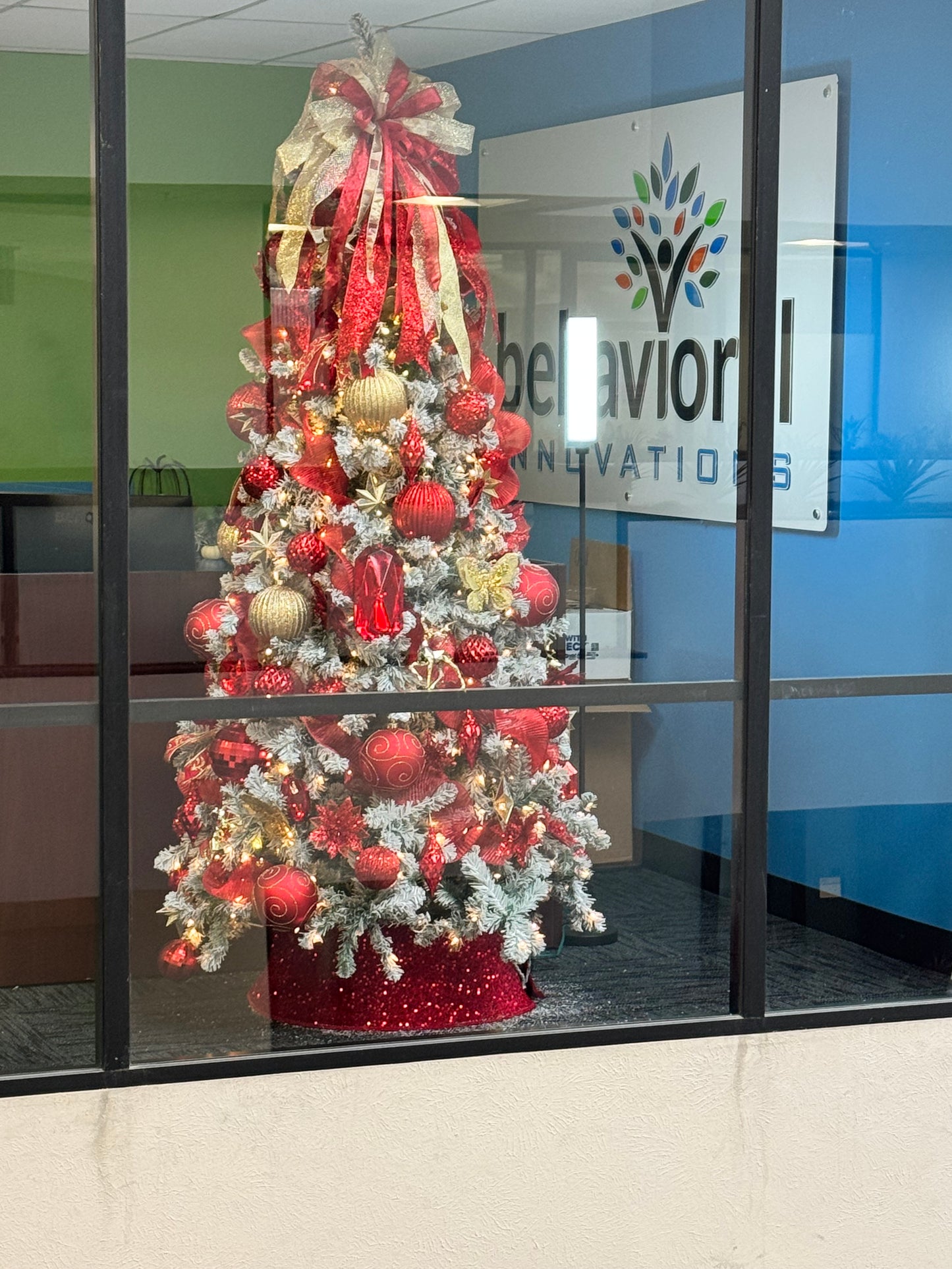 🎄 Christmas Tree Decorating Service ✨